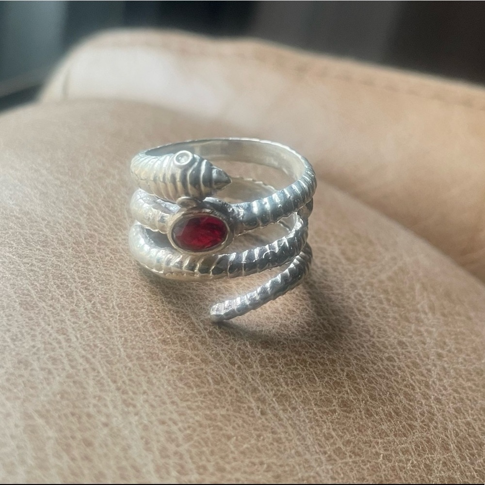 Vintage Sterling silver 925 snake 🐍 ring w garnet red stone boho luxe